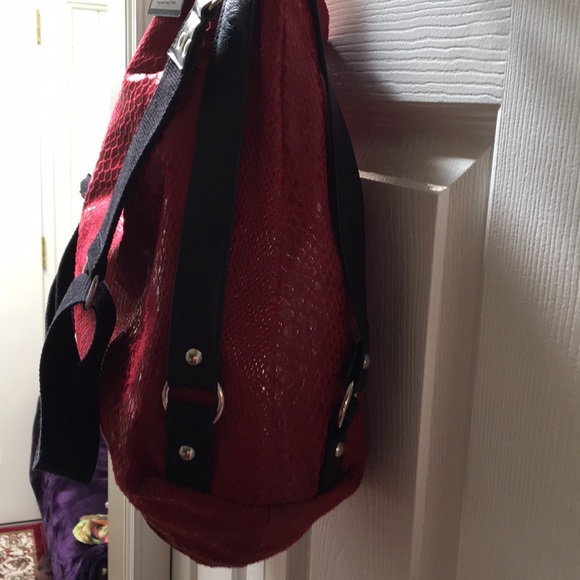 Hobo Purse - Picture 7 of 9